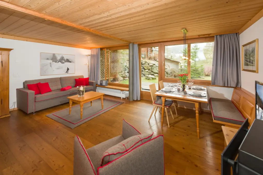 Wohnen / Essen : 2.5 Zimmer Ferienwohnung in Zermatt bei der Talstation